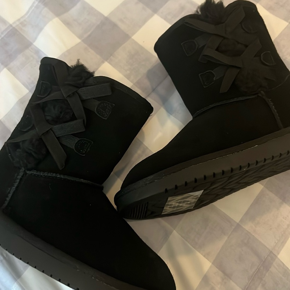 Uggs by KoolaBurra Kids Boots, size 3